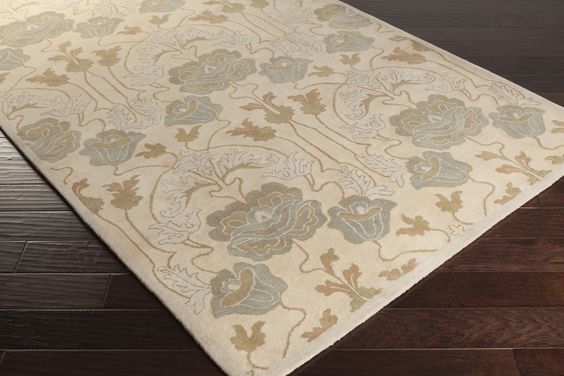 Soft floral rug from Surya