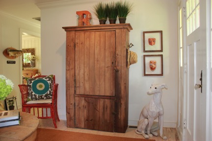 Entry way with dog final